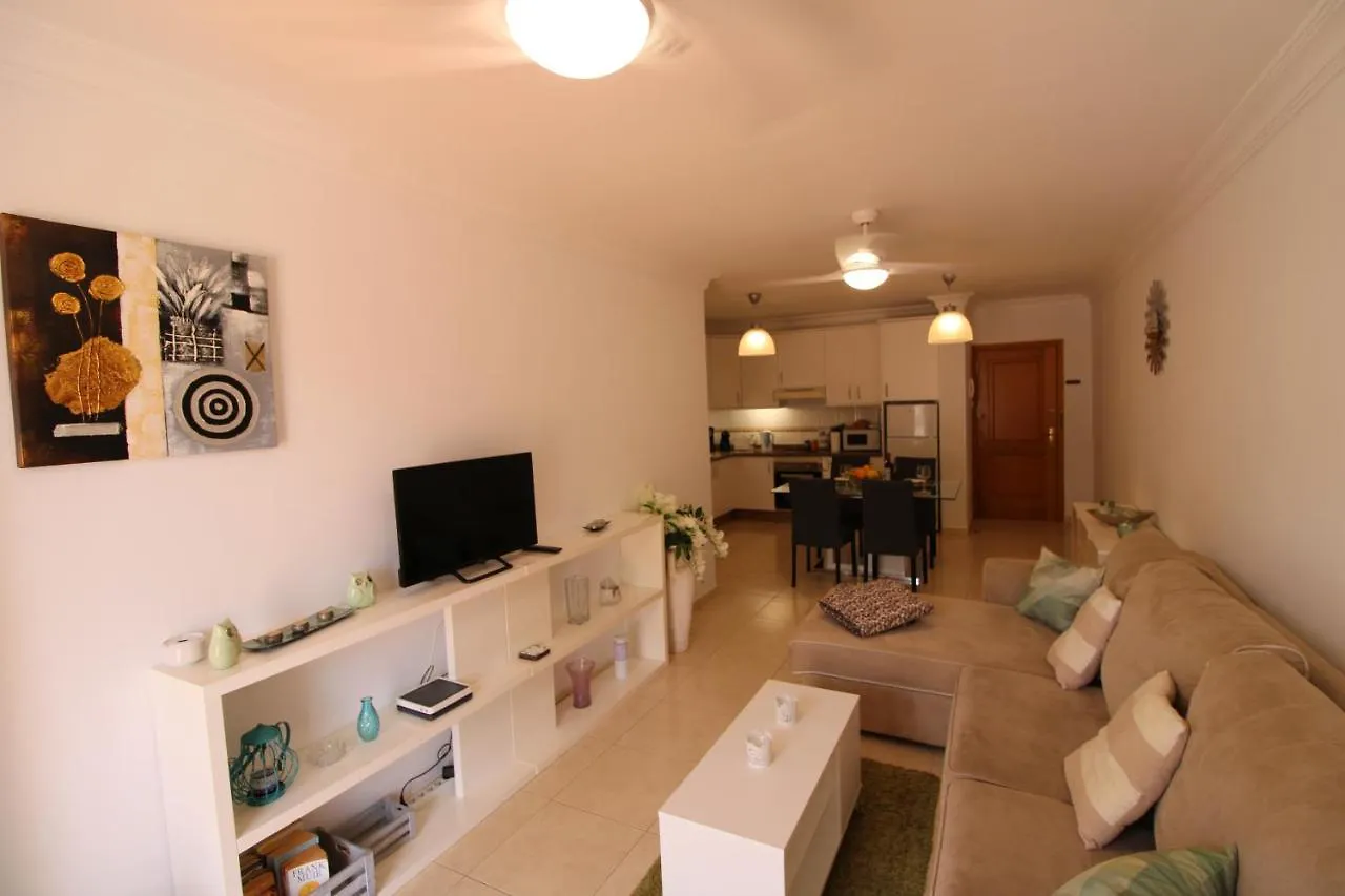 Apartment Castellani カジャオ・サルバヘ 0*,