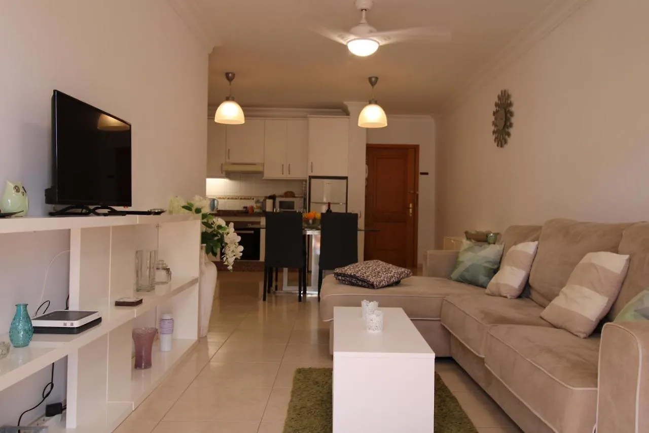 Apartment Castellani カジャオ・サルバヘ