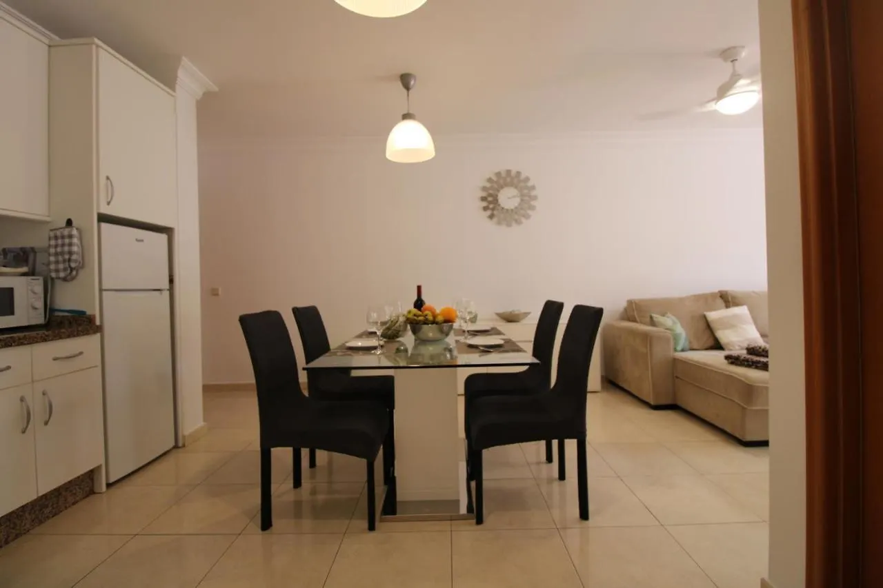 Apartment Castellani カジャオ・サルバヘ